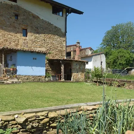 Conjunto Rural La Tejedora. Y Estudios Familiares. Hostel
