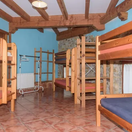 Conjunto Rural La Tejedora. Y Estudios Familiares. *