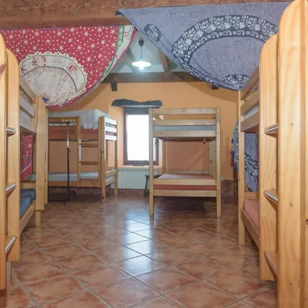 Hostel Conjunto Rural La Tejedora. Y Estudios Familiares. *