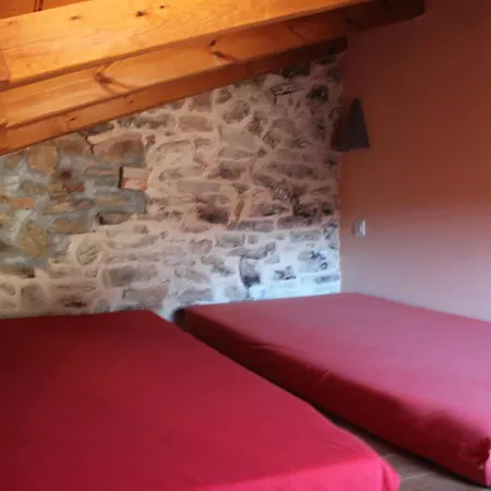 Conjunto Rural La Tejedora. Y Estudios Familiares. * Rasines