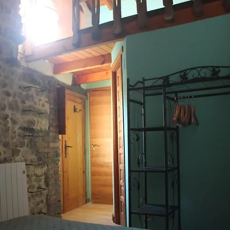 Conjunto Rural La Tejedora. Y Estudios Familiares. Hostel *