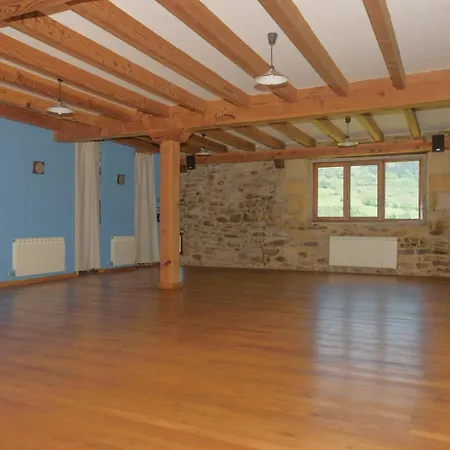 Hostel Conjunto Rural La Tejedora. Y Estudios Familiares.