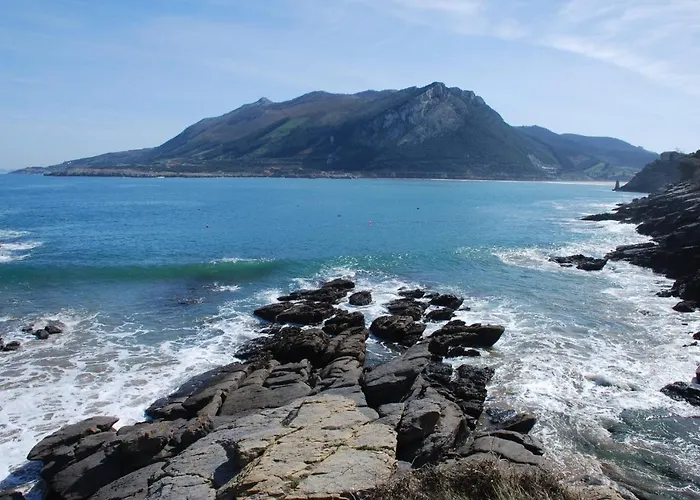 Conjunto Rural La Tejedora. Y Estudios Familiares. *
