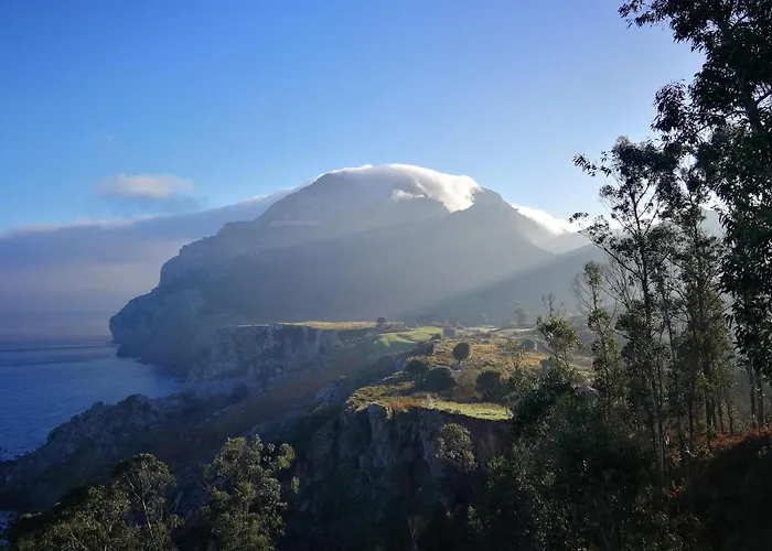 Conjunto Rural La Tejedora. Y Estudios Familiares. * Rasines