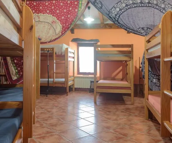 Vandrerhjem Conjunto Rural La Tejedora. Y Estudios Familiares.