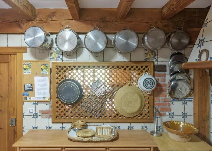 Conjunto Rural La Tejedora. Y Estudios Familiares. * Rasines