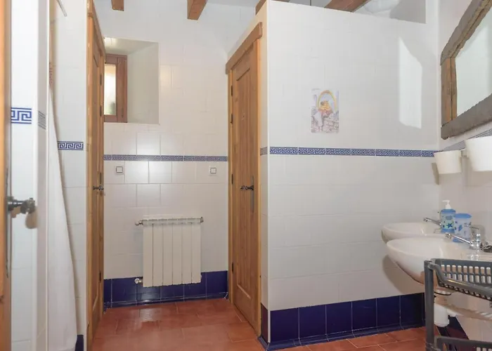 Conjunto Rural La Tejedora. Y Estudios Familiares. * Rasines