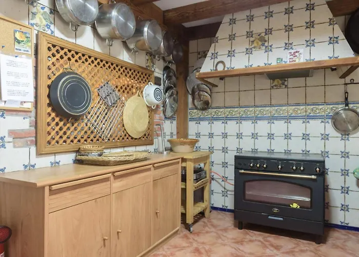 Conjunto Rural La Tejedora. Y Estudios Familiares. Ostello Rasines