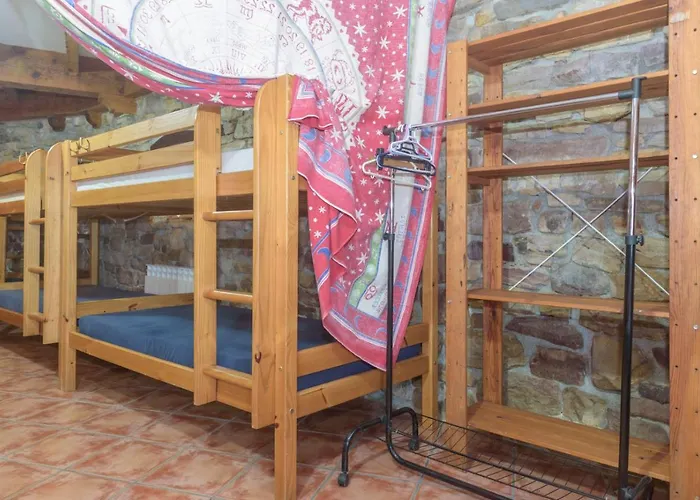 Conjunto Rural La Tejedora. Y Estudios Familiares.