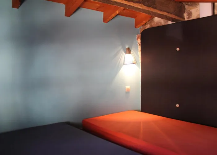 Conjunto Rural La Tejedora. Y Estudios Familiares. *