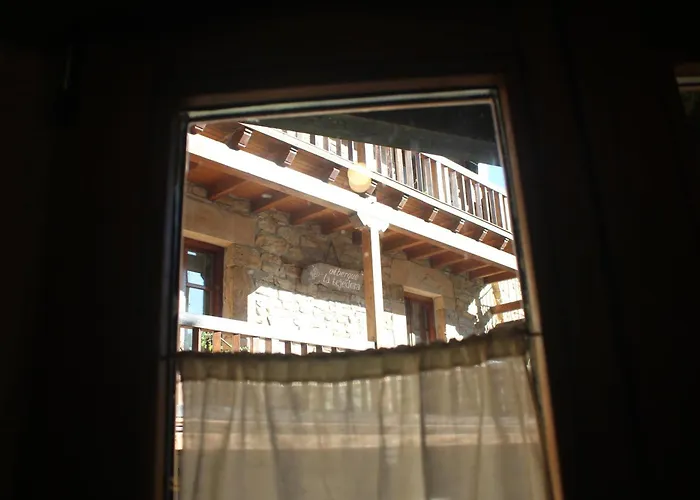 Conjunto Rural La Tejedora. Y Estudios Familiares. *