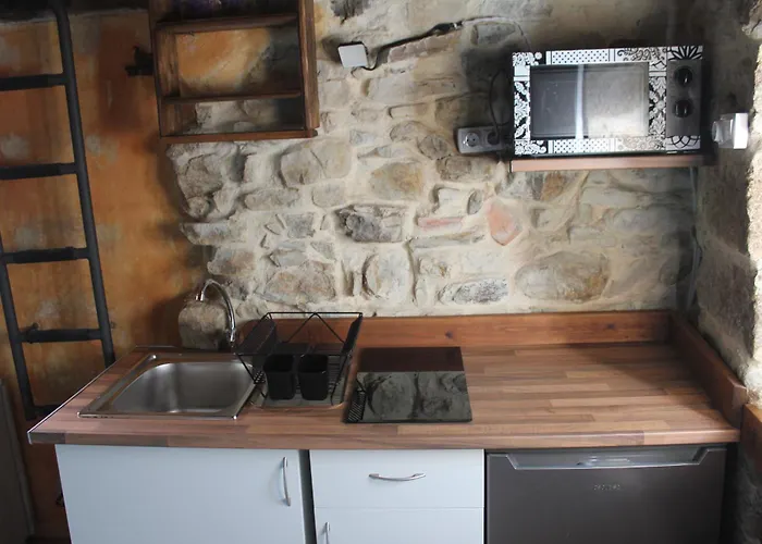 Vandrerhjem Conjunto Rural La Tejedora. Y Estudios Familiares. Rasines