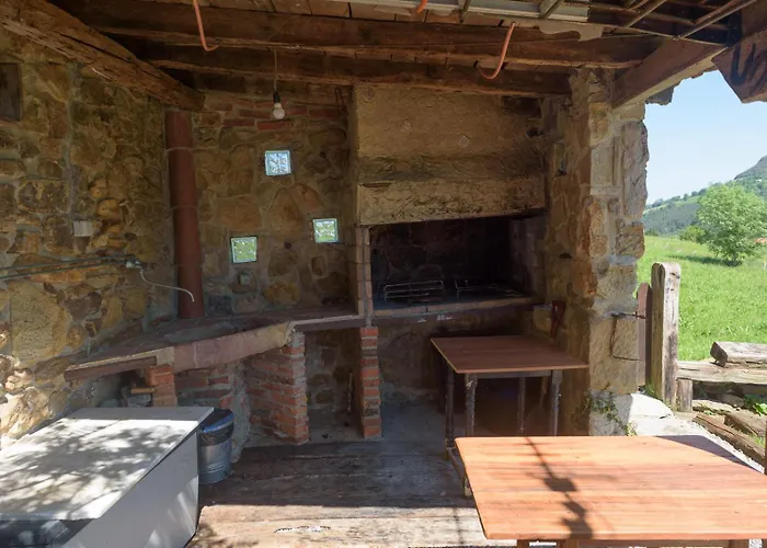 Conjunto Rural La Tejedora. Y Estudios Familiares. *