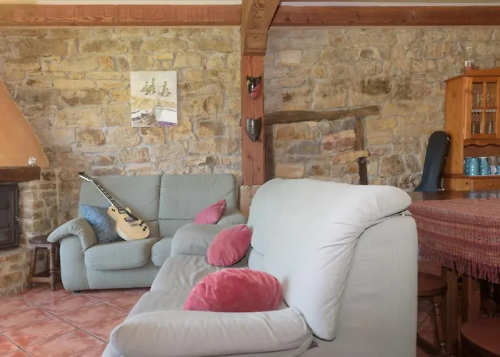 Conjunto Rural La Tejedora. Y Estudios Familiares. Rasines